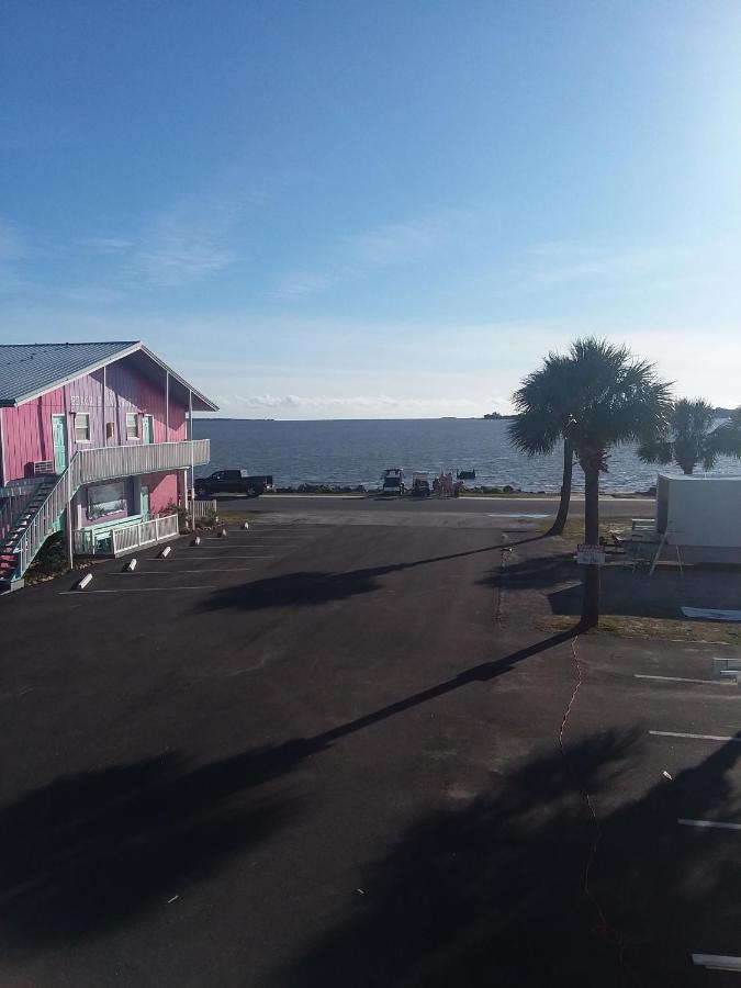 Beach Front Motel Cedar Key Exterior photo