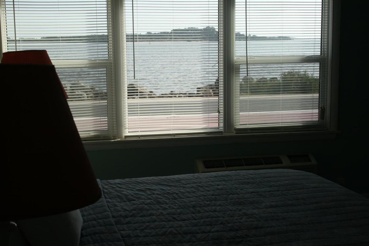 Beach Front Motel Cedar Key Exterior photo