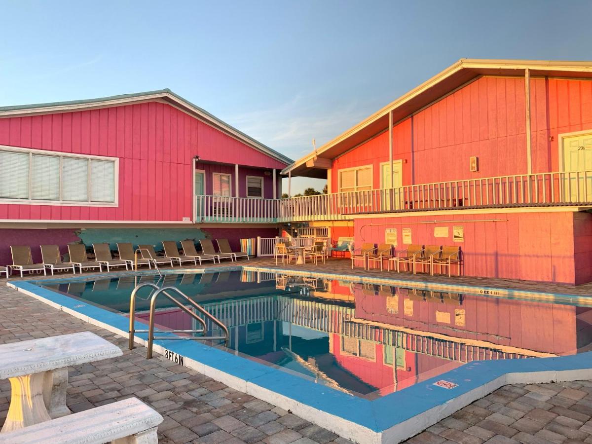 Beach Front Motel Cedar Key Exterior photo