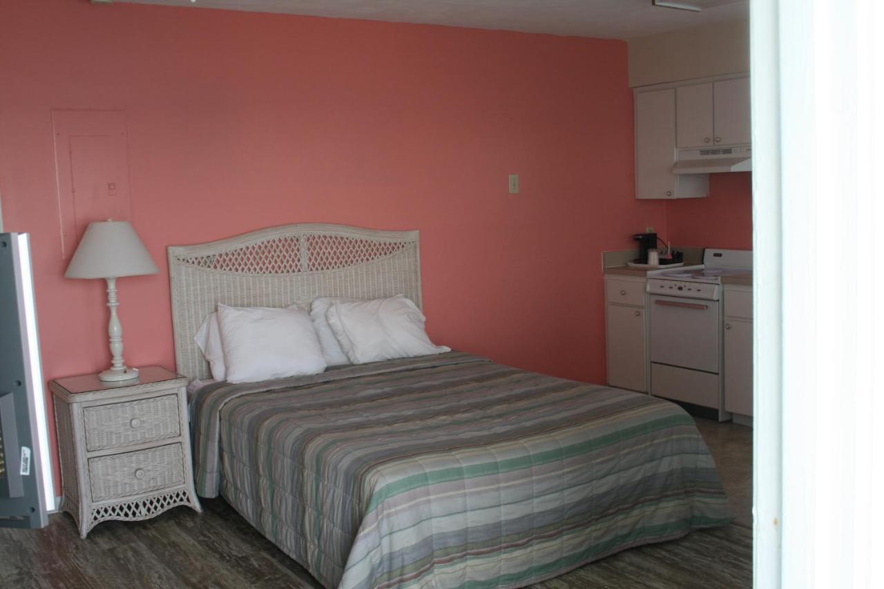 Beach Front Motel Cedar Key Exterior photo