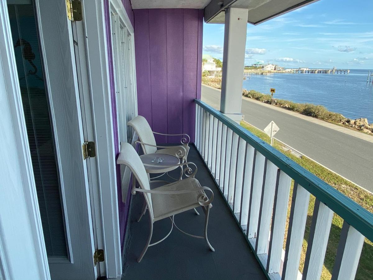 Beach Front Motel Cedar Key Exterior photo